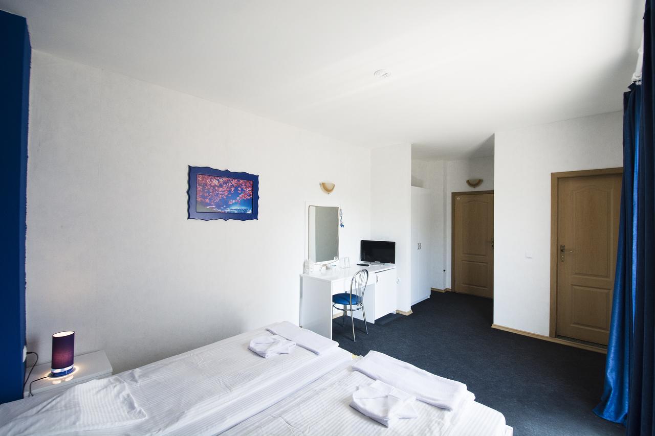 Family Hotel Four Seasons Tsarevo Exterior photo